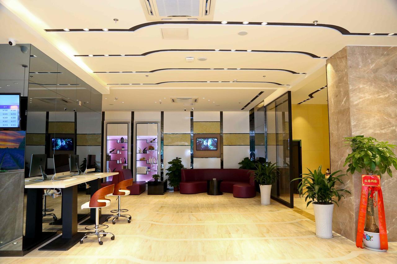 Lavande Hotel Baiyun International Airport Branch Guangzhou Exterior photo