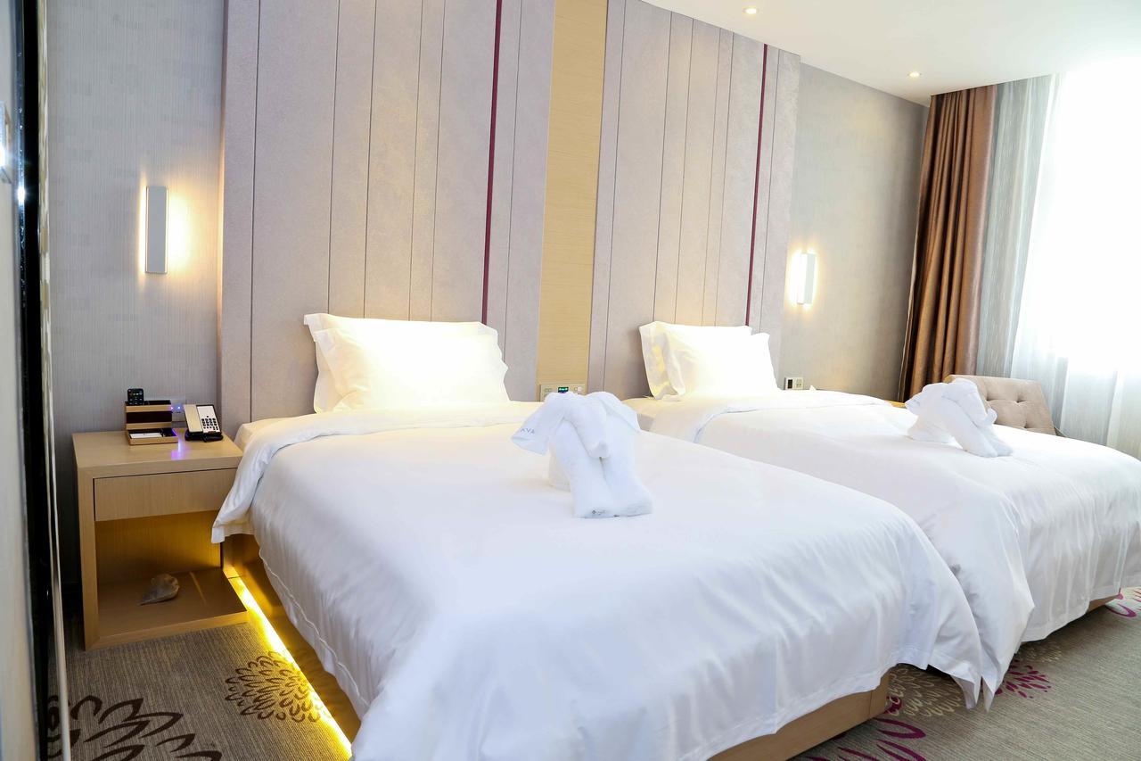 Lavande Hotel Baiyun International Airport Branch Guangzhou Exterior photo